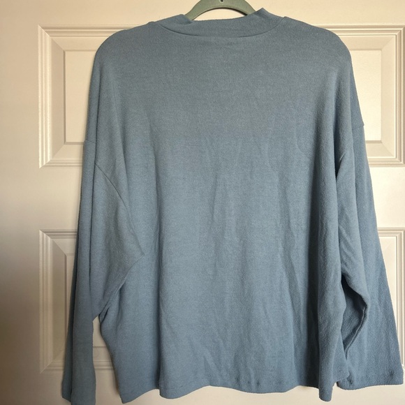 H&M Blue Long Sleeve Tee Soft Knit Casual - Picture 3 of 3